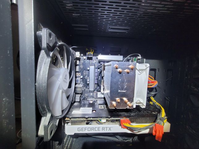 컴퓨터 메인보드에 수은전지가 안 보입니다.의 2번 째 이미지