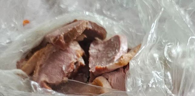 오리고기 생으로 2개만먹었는데 문제가 생긴나요의 0번 째 이미지