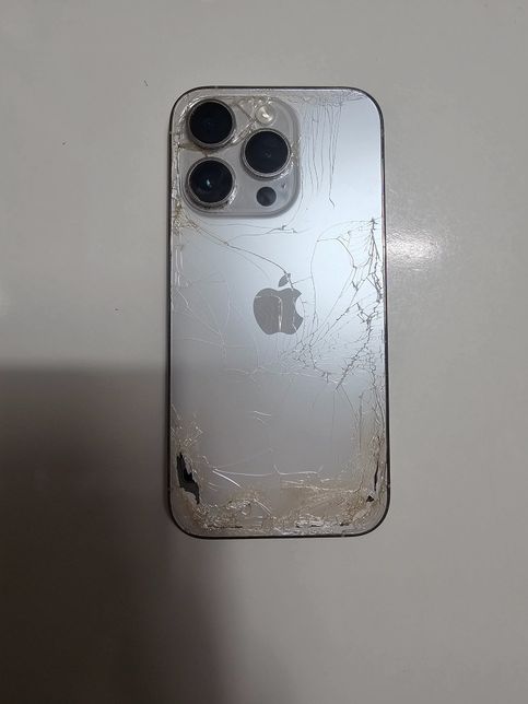 아이폰14pro 후면파손 심한데 중고가 얼마나 할까요?ㅠㅠ의 0번 째 이미지