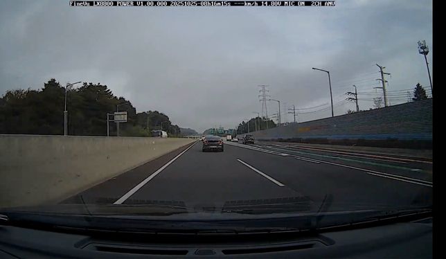 고속도로 1차선 분기점 놓친 앞차 급정거 사고의 2번 째 이미지