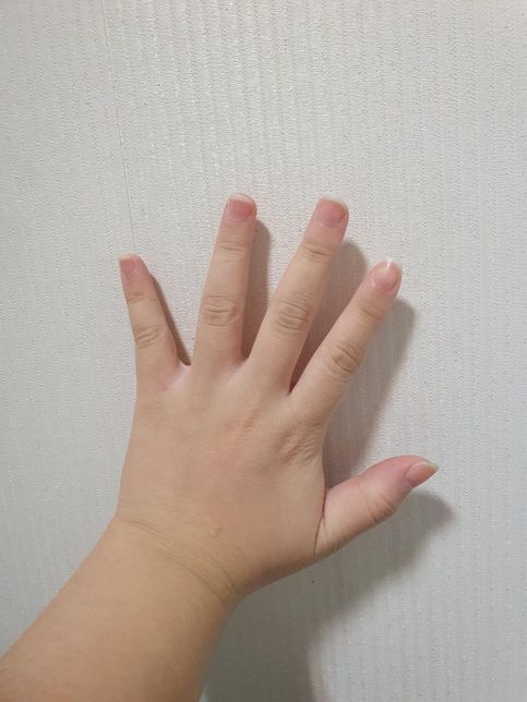 손이 안 예뻐도 괜찮을까요? 아니면 손이 꼭 예뻐야 되나요?의 1번 째 이미지