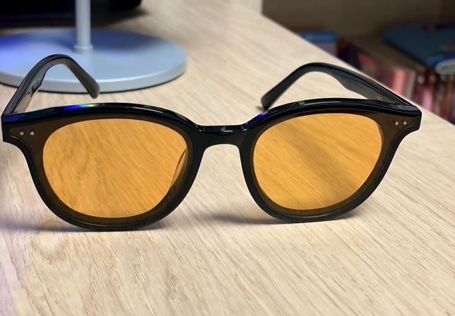 젠틀몬스터 렝 플렛바 오렌지 제품 이거 진품인가요?의 1번 째 이미지