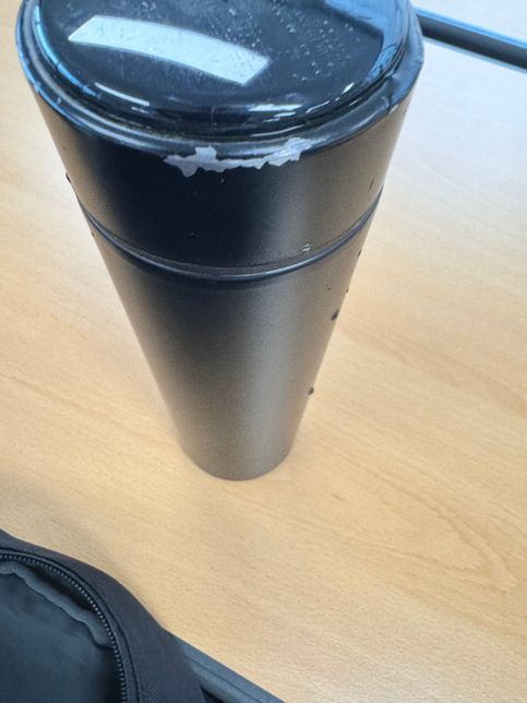 텀블러 뚜껑에서 이상한 주황색 물?이 새요의 1번 째 이미지