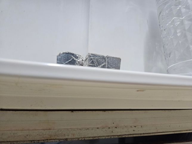 냉장고 바닥 뚫렸습니다. 이거 괜찮아요?의 3번 째 이미지