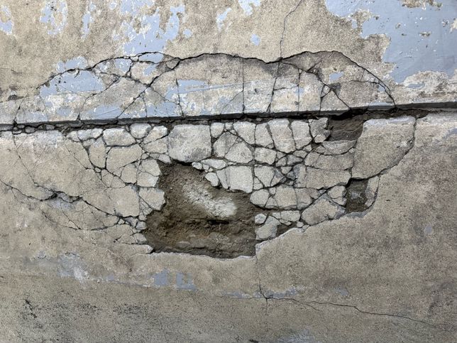 주차장 입구 콘크리트 파손 보수 방법 궁금해요의 0번 째 이미지