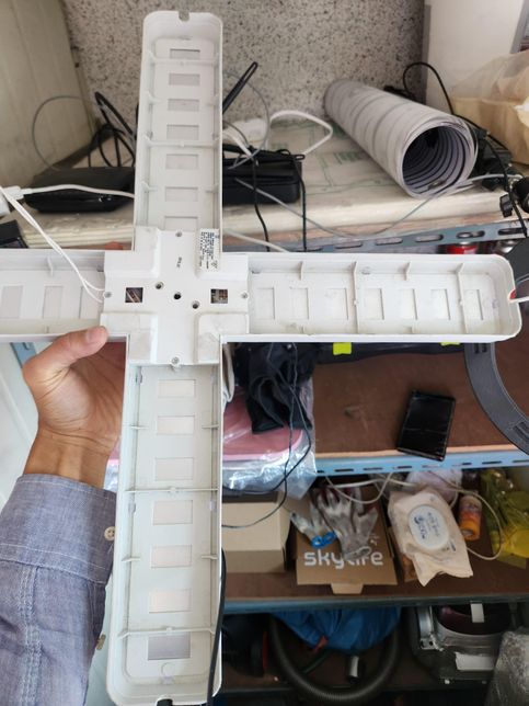 해당 전등 어떤 방식으로 천장에 달수있을까요?의 1번 째 이미지