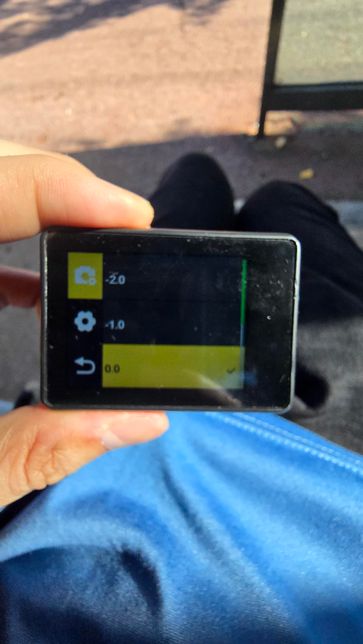 카메라 아시는분? 카메라를 샀는데 사진에 까만줄 가있네요 혹시 그리고 노즐이 뭐에요? 그거 때문인가싶어서요의 2번 째 이미지