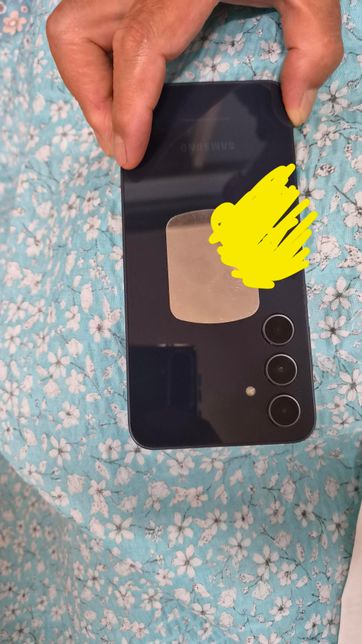 스마트폰 거치대 스티커가 저기 은색부분만 해당되죠?의 0번 째 이미지