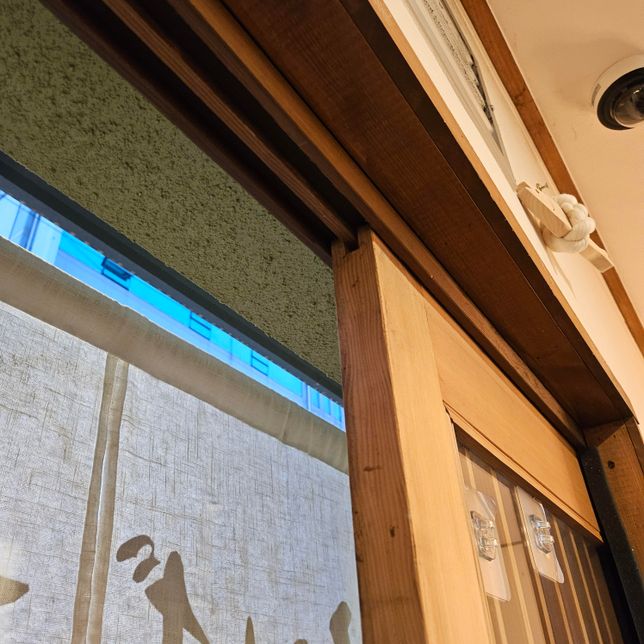 나무문이 잘 안열려요 해결 방안 부탁드려요의 3번 째 이미지