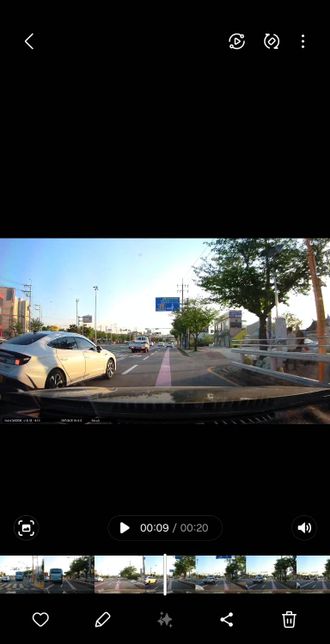 택시의 연속차로변경으로 인한 사고입니다.의 1번 째 이미지