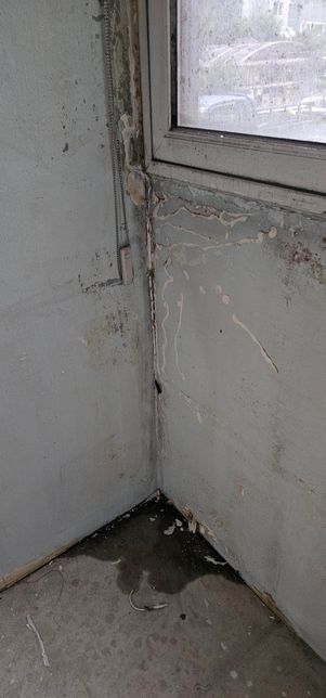 배란다 모서리가 젖어있는 경우 누수를 의심해야 할까요?의 0번 째 이미지