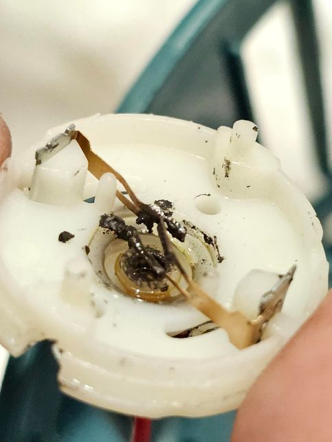 미니 선풍기 모터 뜯으니 이렇게 단선됐어요의 0번 째 이미지