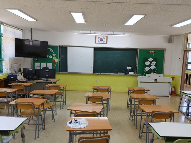 학교폭력 가해자를 전학보내면 왜 졸업후에도 나쁜 행적들이 생활기록부에 남아요?의 1번 째 이미지