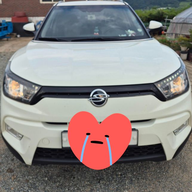 두 차가 접촉사고가 있었는지 판단해주세요의 1번 째 이미지