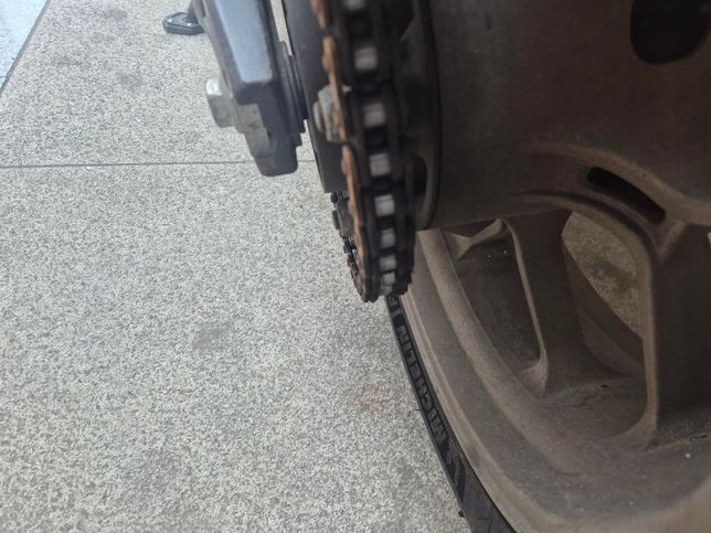 오토바이 체인에 녹이 좀 많이 생긴거같은데 갈아야할까요?의 0번 째 이미지