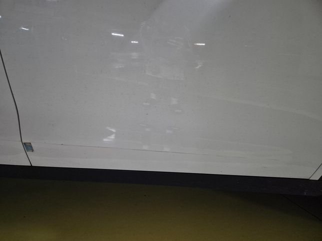 사진으로 봤을때 얼마나 된 스크래치 같나요?의 2번 째 이미지