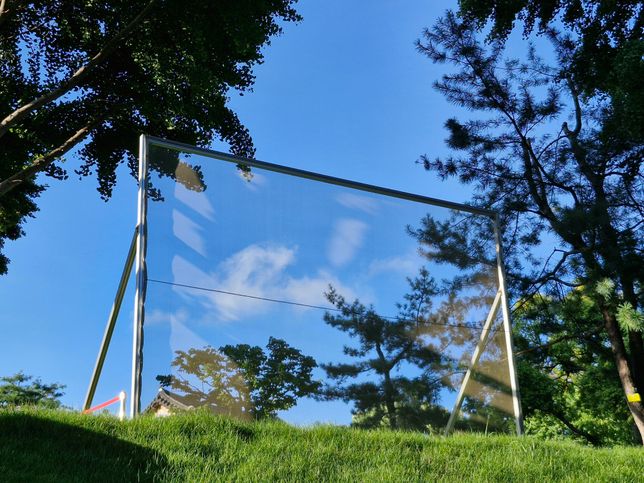 공원에 왜 이렇게 거대한 망을 설치한 이유가 궁금합니다.의 0번 째 이미지