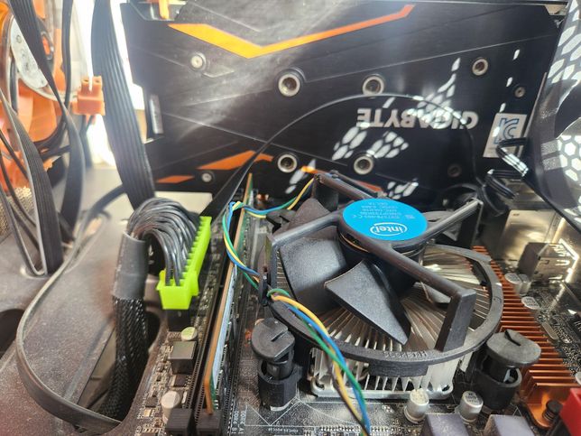 컴퓨터사진에 hdd 하드디스크가 없는건가요?의 0번 째 이미지