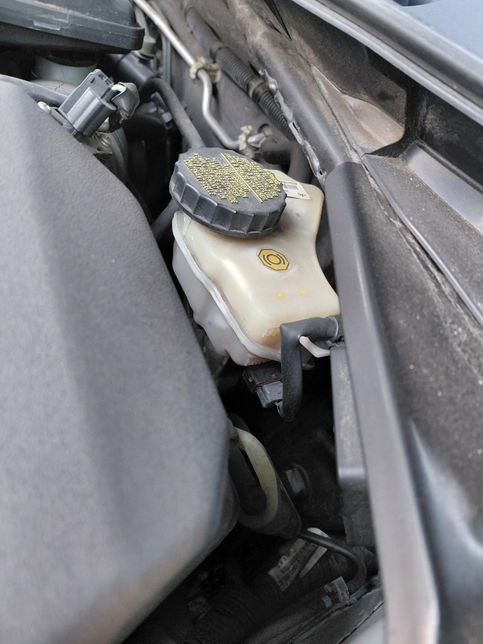 2016 알티마 브레이크오일 부족인가요?의 0번 째 이미지