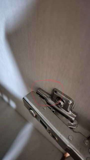 장롱 문짝에 경첩의 움직임?? 관련문의의 0번 째 이미지