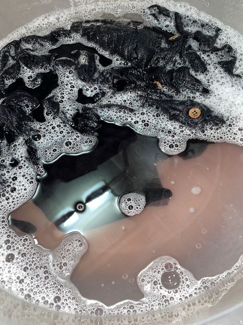 빈티지 옷 손세탁하는데 빨강-보라끼 도는 물이 나오는데 피 가능성은 없죠 ?의 0번 째 이미지