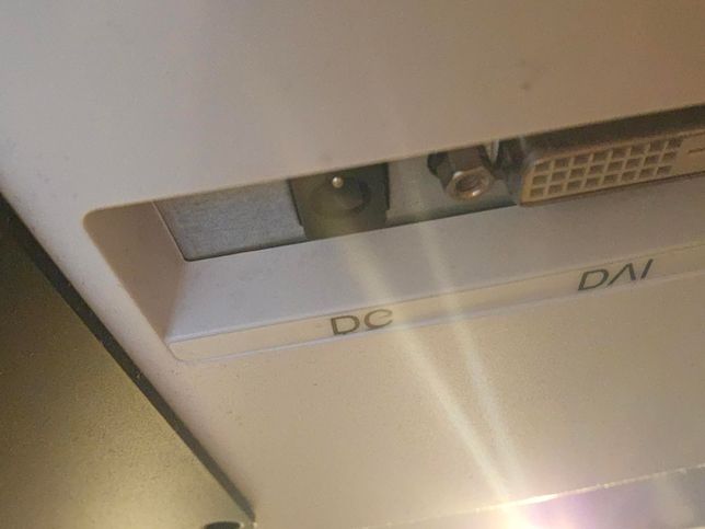 모니터선 질문 이게 Dc케이블 맞나요?의 2번 째 이미지