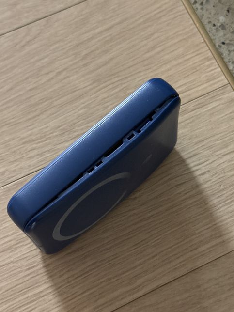 산지 좀 된 보조배터리가 부풀었어요!의 0번 째 이미지