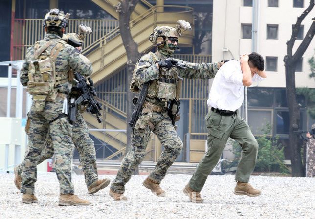 13특임대 및 707특임대 적지휘부직접제거 랑 대테러 관련 및 복장의 0번 째 이미지