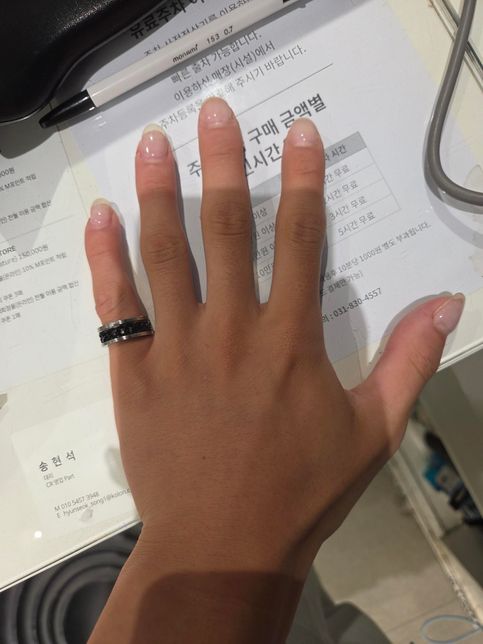05년생 남자입니다.젤네일에 대해서 고민이 있습니다.의 2번 째 이미지