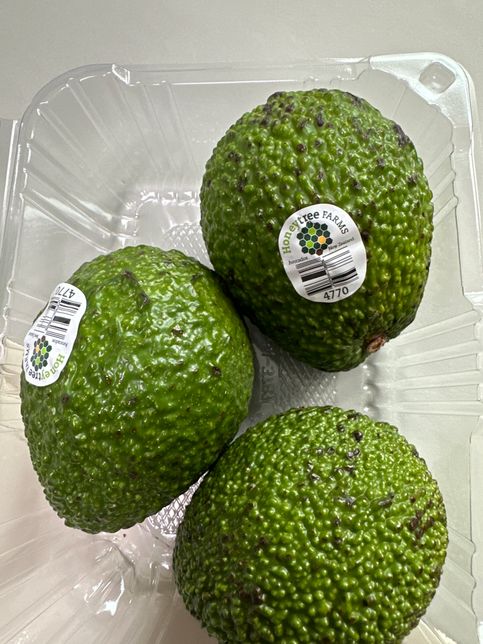 아보카도 이거 곰팡인가요?????의 0번 째 이미지