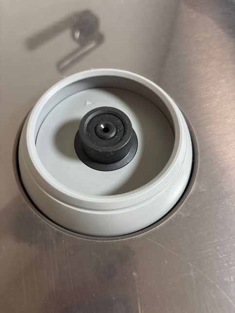 저희집 공기청정기인데 사진에서 처럼 윗면에 뭘까요?의 0번 째 이미지