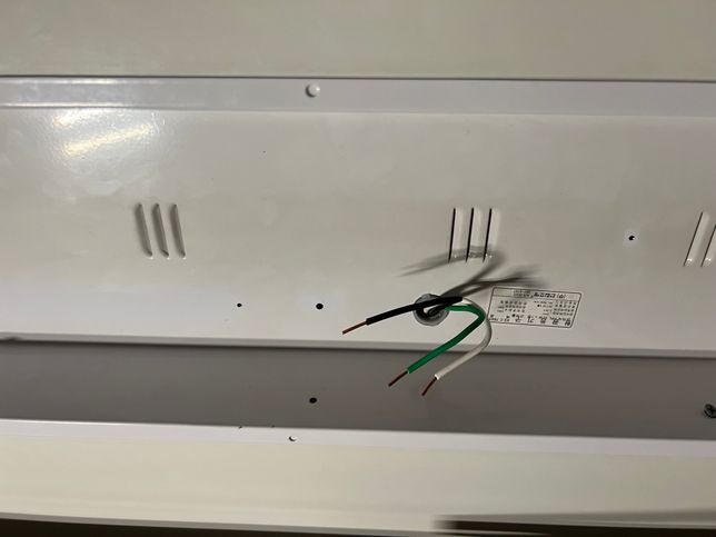 Led 뒷면이 철판이나 알루미늄에 바로 닿아도 되나요??의 0번 째 이미지