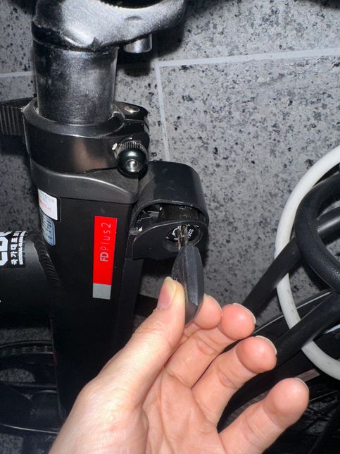 알톤 전기자전거 니모fd plus2 배터리 거치대 파손에 대한 대략적인 비용에 대하여 하….의 3번 째 이미지