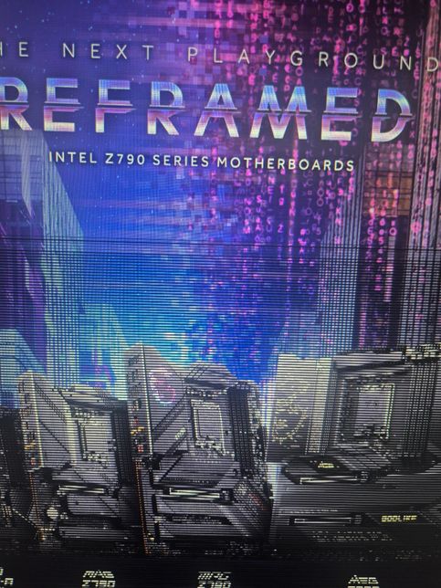 모니터에 이 현상은 왜 생기는거고 해결방법이 있나요?의 0번 째 이미지