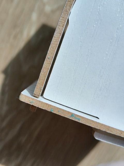 나무조립 한건데 곰팡이 일까요???의 0번 째 이미지