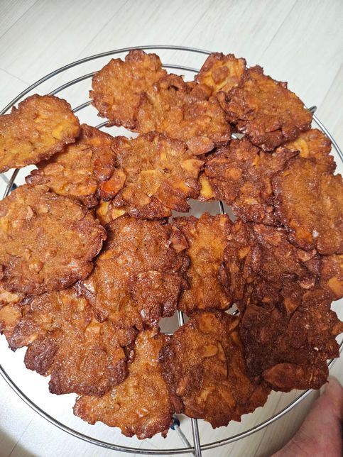 아몬드가루로 만든 튀일은 안바삭하나요?의 0번 째 이미지