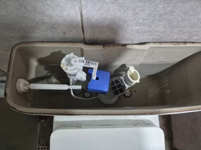 변기 부품 교체해야 하는지 문의드려요의 1번 째 이미지