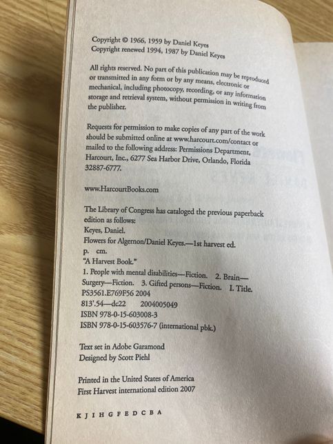 flowers for algernon 출판사가 어디인가요?의 1번 째 이미지