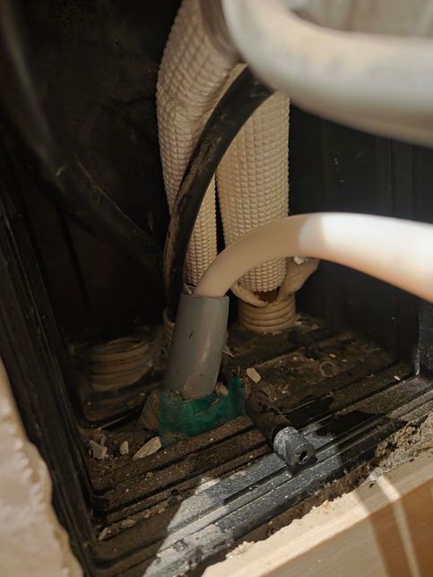 에어컨 배수호수 여기에 꼽는거맞나요의 1번 째 이미지