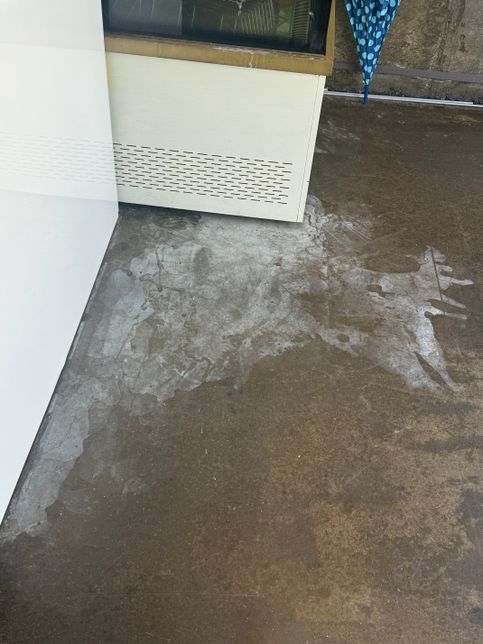 바닥이 왜 이렇게 됐는지 아실까요??의 0번 째 이미지