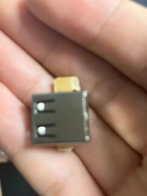 컴퓨터 헤드셋 끼는 부품이 떨어져나왔는데 이거 수리비용 얼마나드나요?의 1번 째 이미지