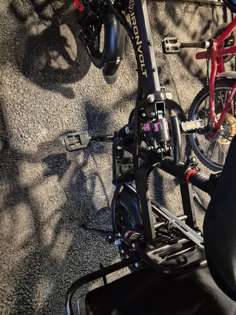 전기자전거의 페달이 안움직입니다.원인조무알수 있을까요?의 1번 째 이미지