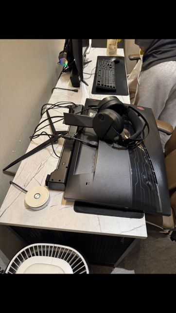 모텔 컴퓨터 사용 후 깨졌다고 연락왔습니다의 2번 째 이미지