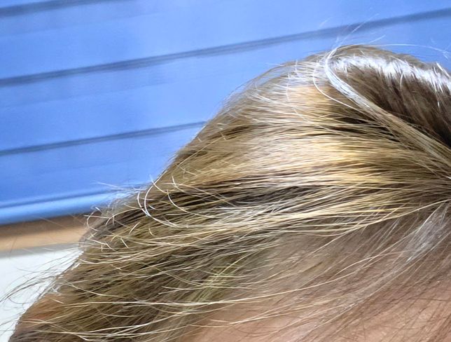 머리염색을 했는데 눈썹염색을 무슨 색으로 할지 추천 부탁드립니다.의 0번 째 이미지