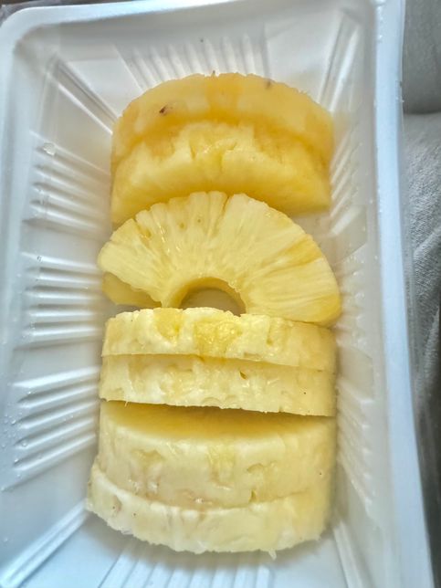 한달반 정도 냉장고에 있던 파인애플 먹어도 되나요?의 0번 째 이미지