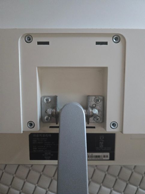 UG-321 PRO 모니터암 장착여부의 0번 째 이미지