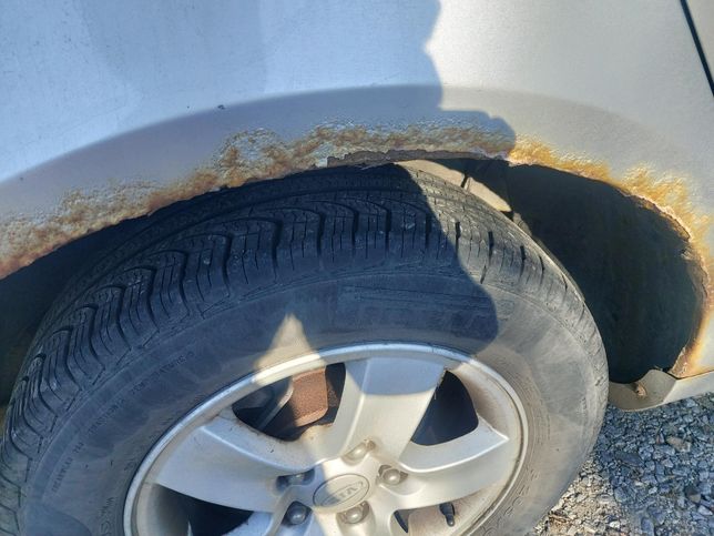 자동차 타이어 주변이 부식이 심한데 어떻게 하는게 좋을까요?의 0번 째 이미지