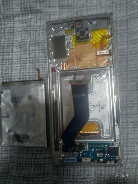 휴대폰 10배터리 분해 이정도면 기포가 조금 생성되서 부푼건가요?의 0번 째 이미지