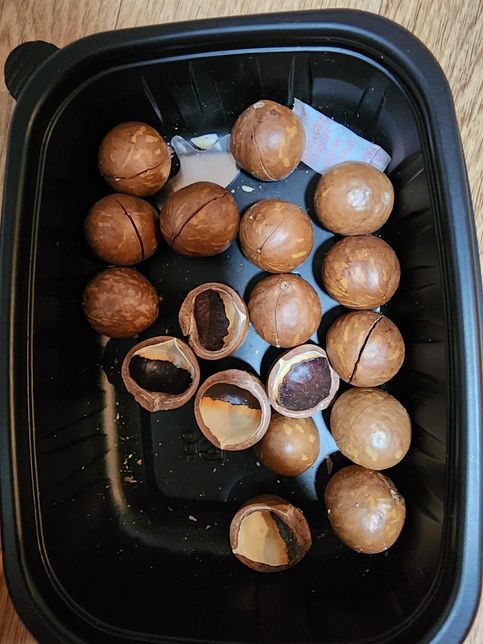 땅콩 종류 한가지 인것같은데 이름을 모르겠어요의 0번 째 이미지