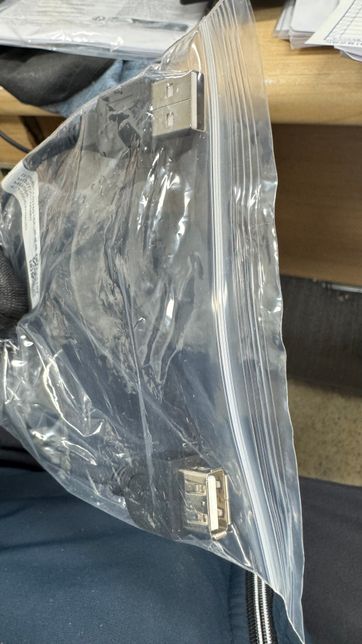 컴퓨터를 바꿨는데 이건 무슨 선인가요?의 1번 째 이미지